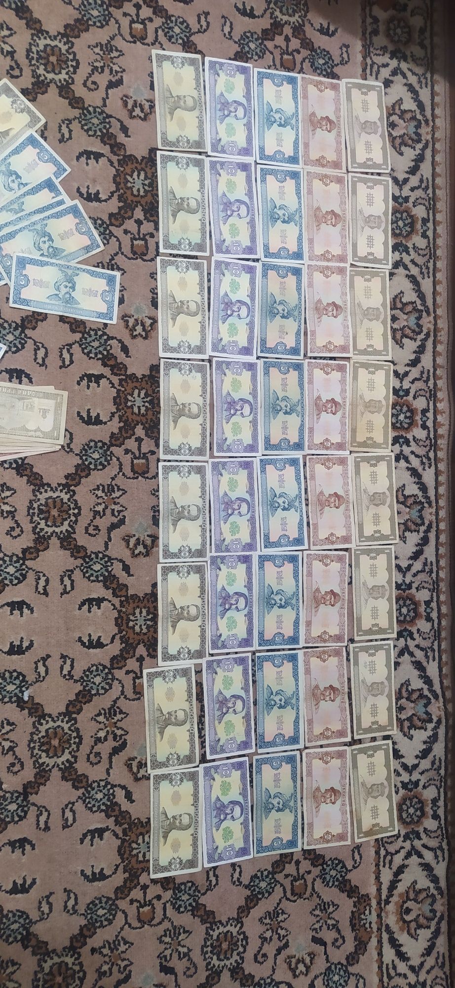 Вітаю Набори 1992р Ціна 3000 .грн.за 5 шт.