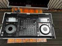 PIONEER DJ: 2x CDJ-2000 nexus + DJM-900 nexus + Case