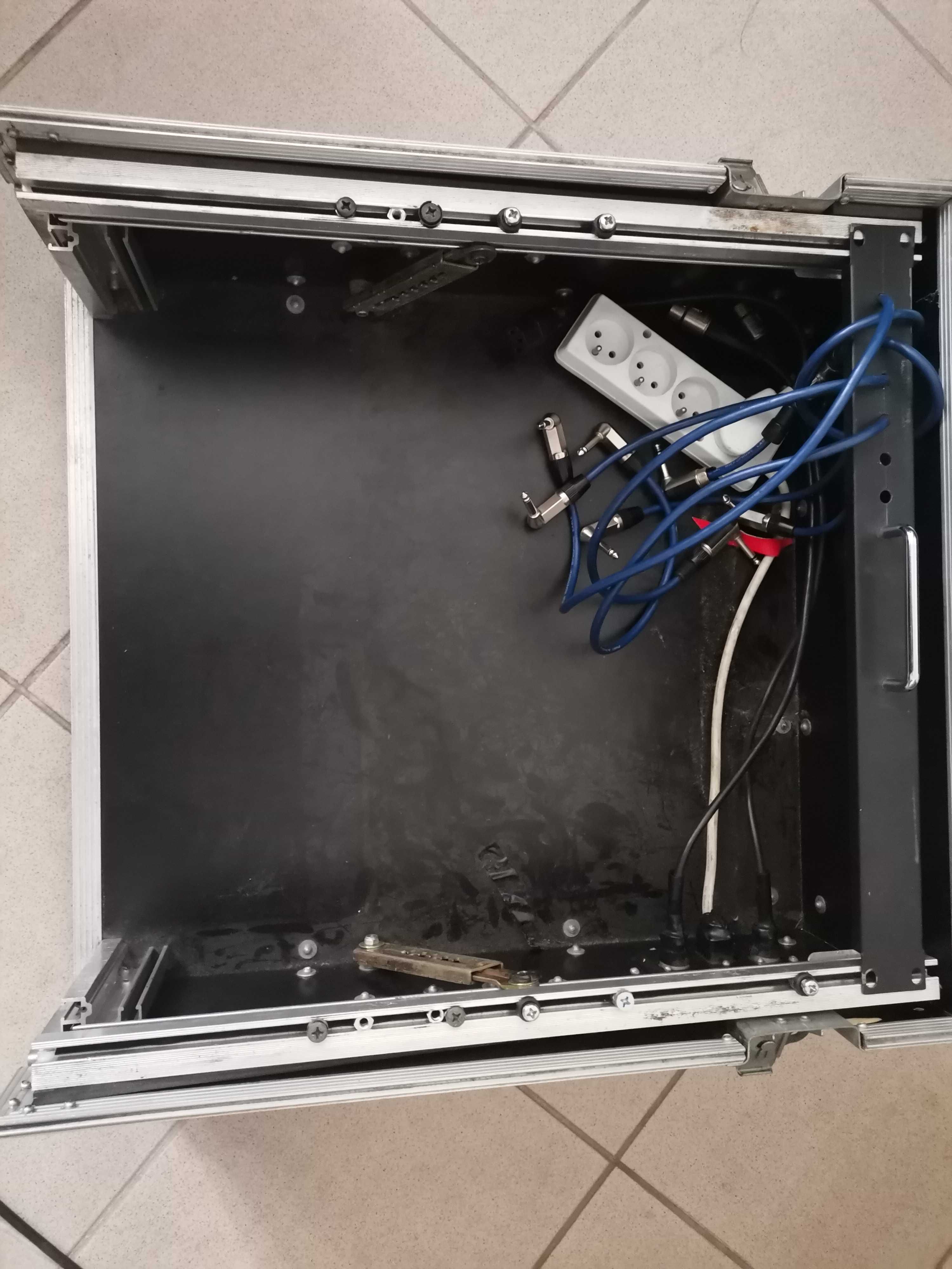 Skrzynia rack 19''