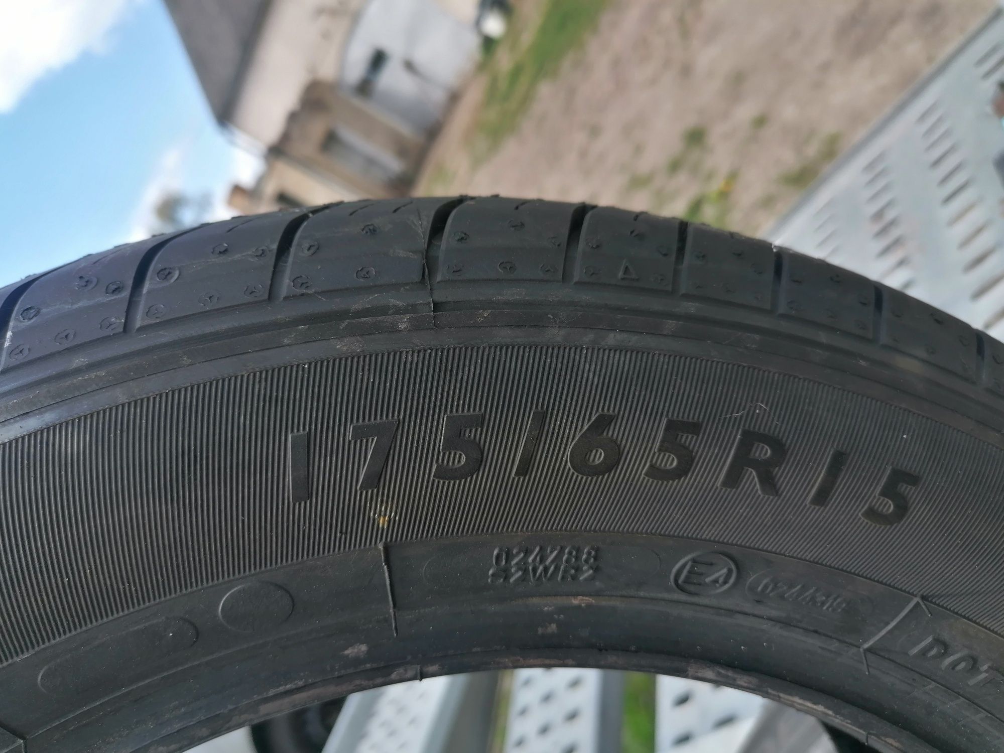 Dunlop 175 65 r15  nowe