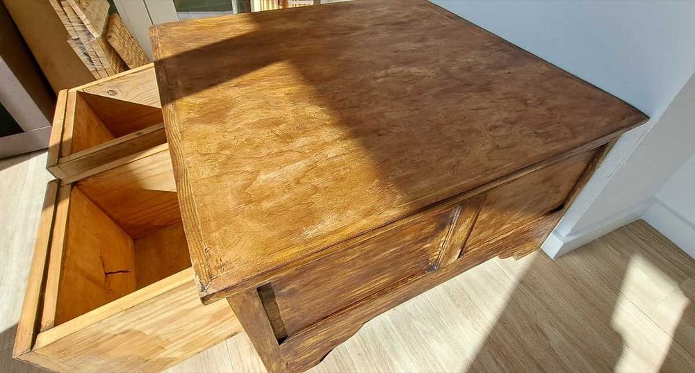 Mesa de centro ou TV, rustica, estilo Mexicano