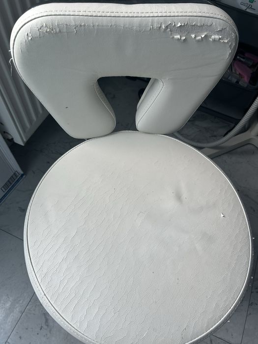 Taboret kosmetyczny do pedicure
