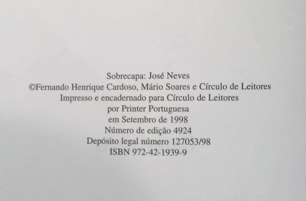 O Mundo em Português - Um Diálogo ; Fernando H. Cardoso e Mário Soares