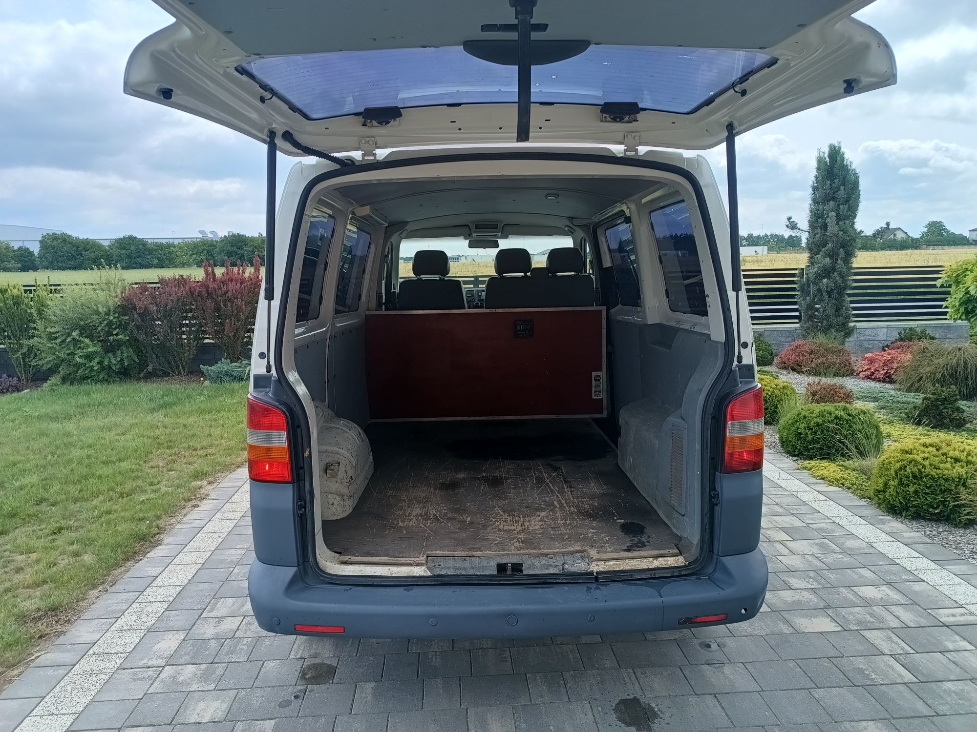 Witam, sprzedam ładnego VW transporter T5 klima.