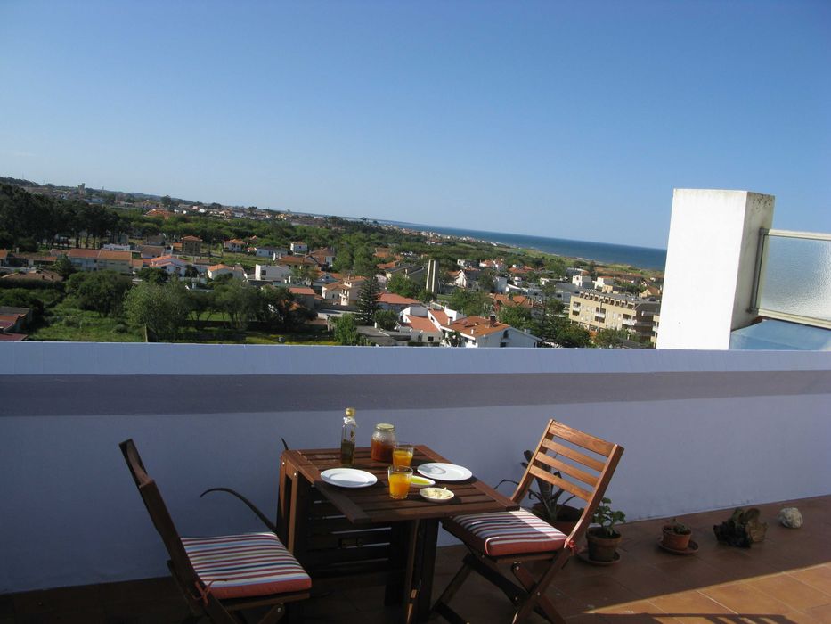 Aluga-se apartamento T1 em Miramar