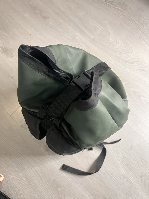 Mochila impermeavel verde