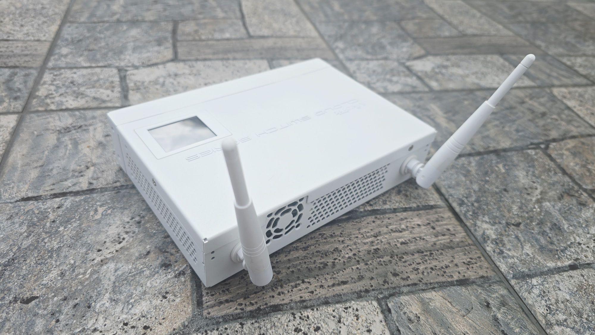Mikrotik cloud router switch CRS109-8g