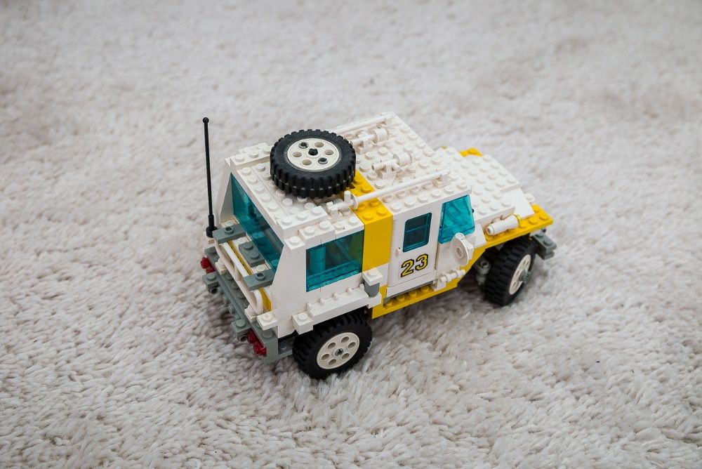 Kolekcjonerskie LEGO 5550 custom rally van