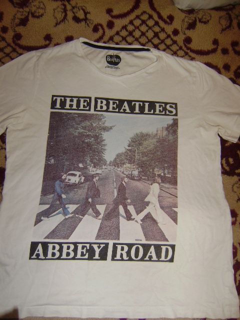 , Beatles XL Rolling Stones. Ramones. BUSTED