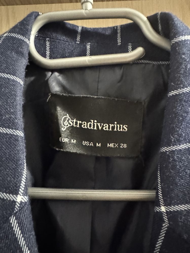 Granatowa marynarka w kratę Stradivarius, rozmiar M