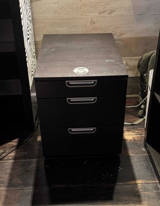 Móvel com código IKEA GALANT