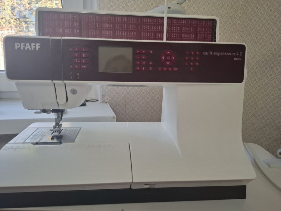 Комп'ютерна швейна машина Pfaff 4.2