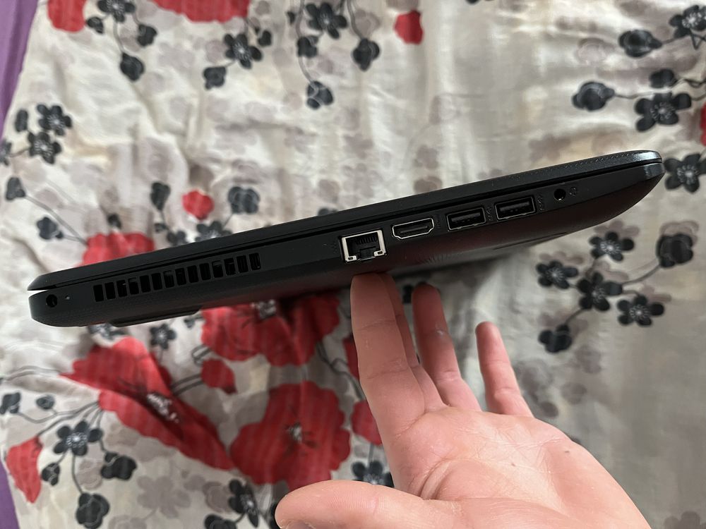 Laptop HP 15-bs031nw