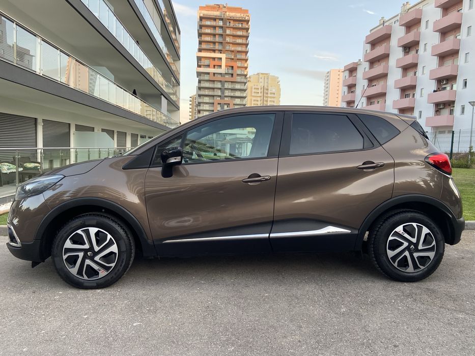 Captur Motor de Corrente 0.9 • 90 cv • Multimidia • Sem Riscos