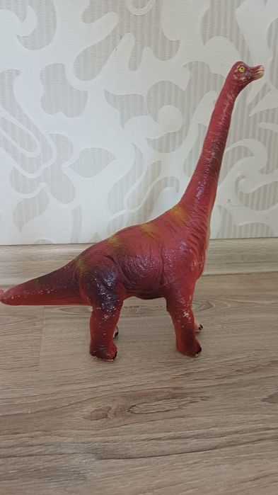 Іграшкові динозаври.