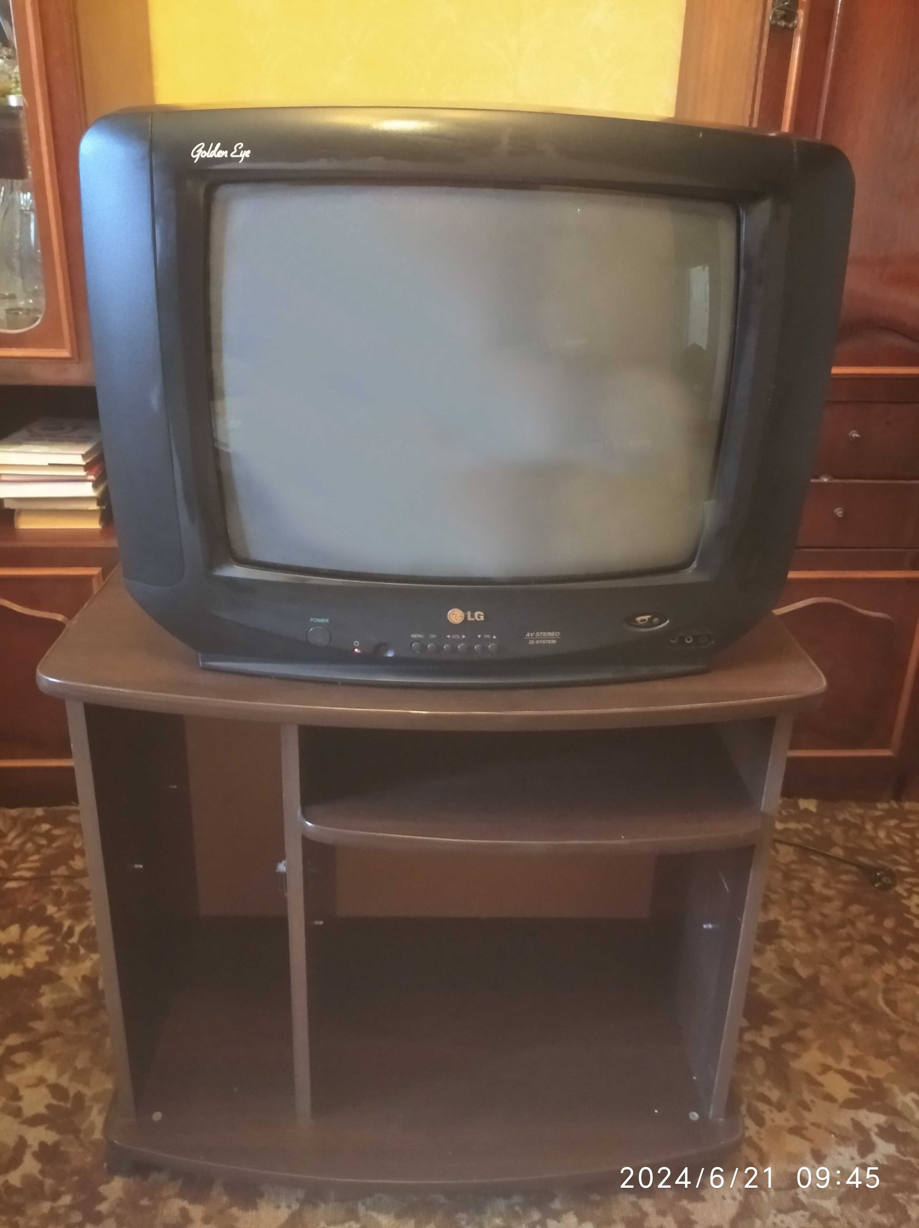Телевизор кинескопный LG CF-20D 30 + тумбочка