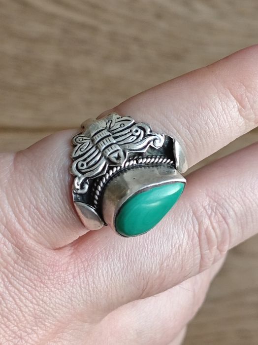 Срібна каблучка з малахітом