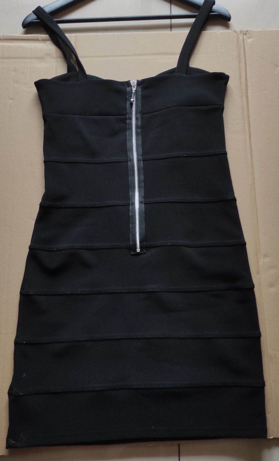 Sukienka czarna rozmiar L