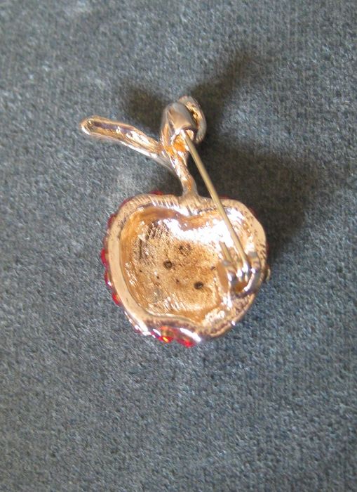 Alfinete / Broche Cereja  NOVO