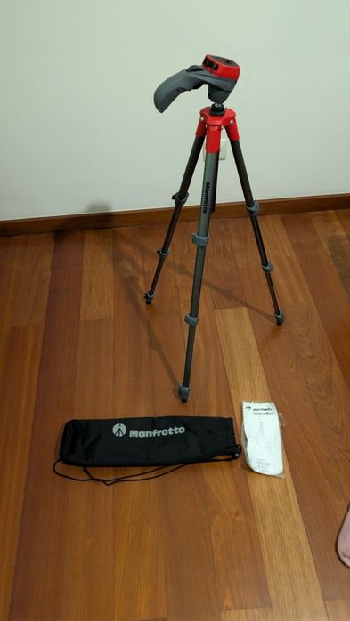 Tripé Manfrotto e bolsa