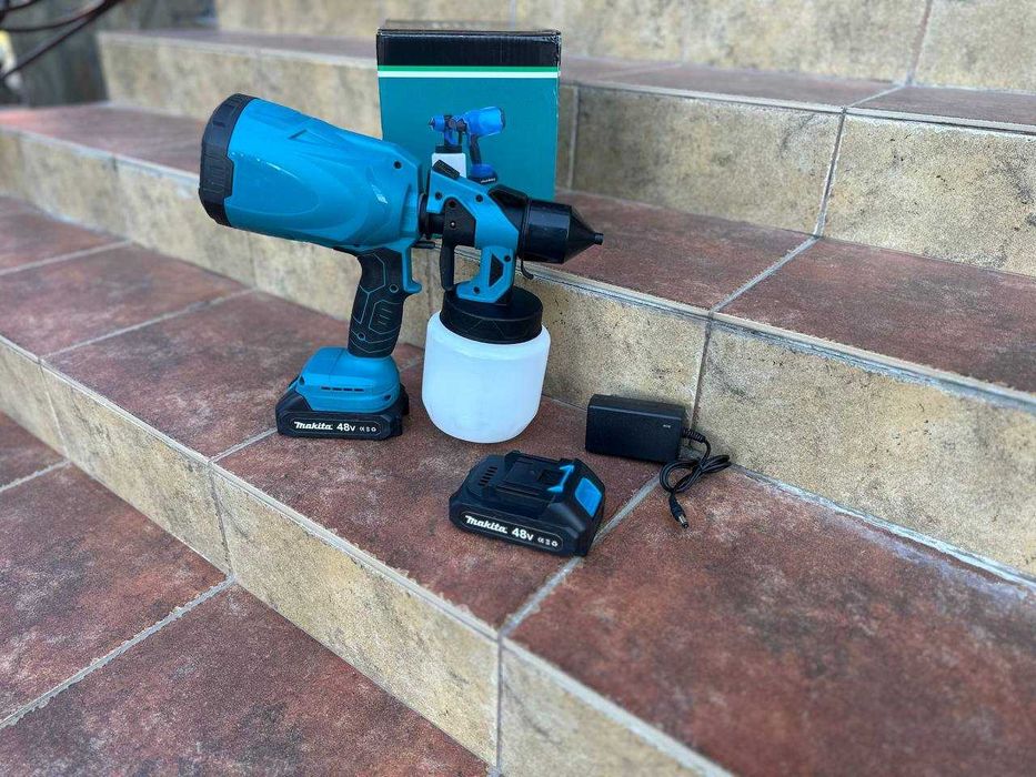 Аккумуляторный краскопульт Makita 48v 2 аккумулятора. Фарбопульт