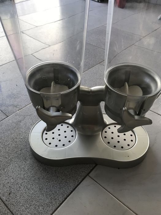 Dispensador de comida de gato