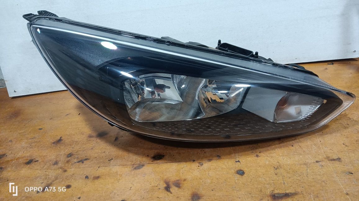 Farol Ford focus mk3 ótica direita 2015