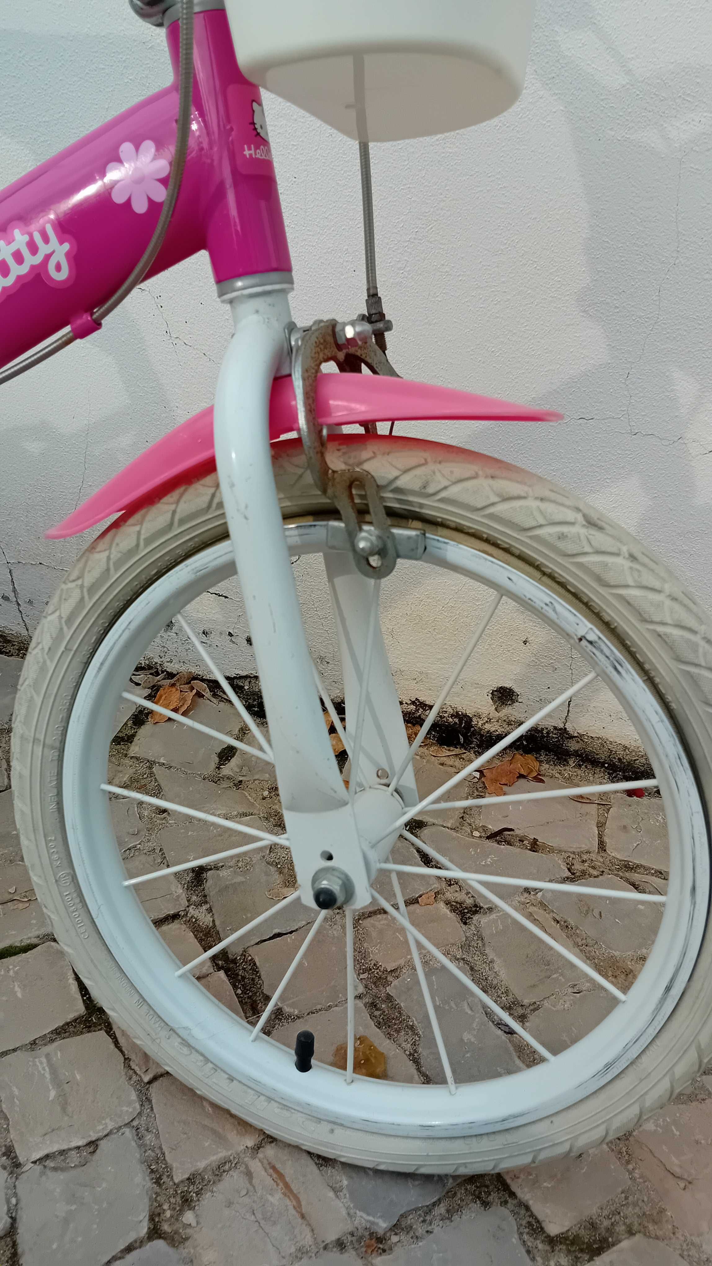 Bicicleta de crianca Hello Kitty