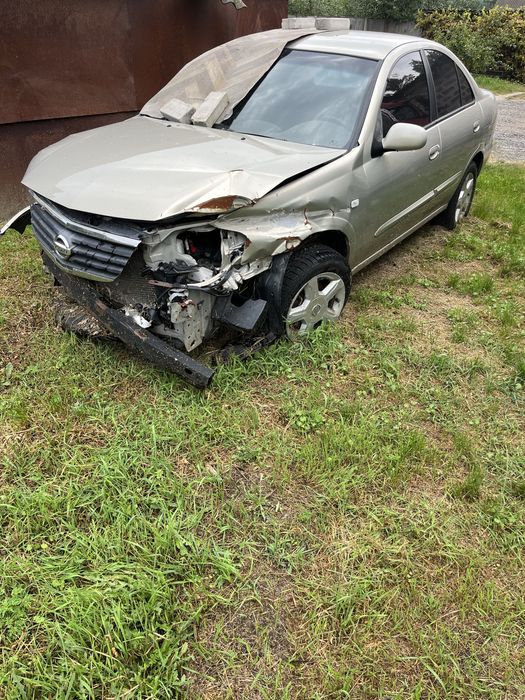 Nissan almera classic