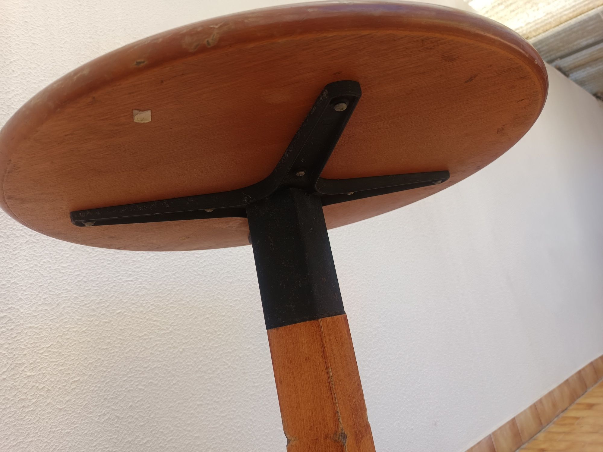 Mesa Ferro Fundido e Madeira (Pronta Entrega)