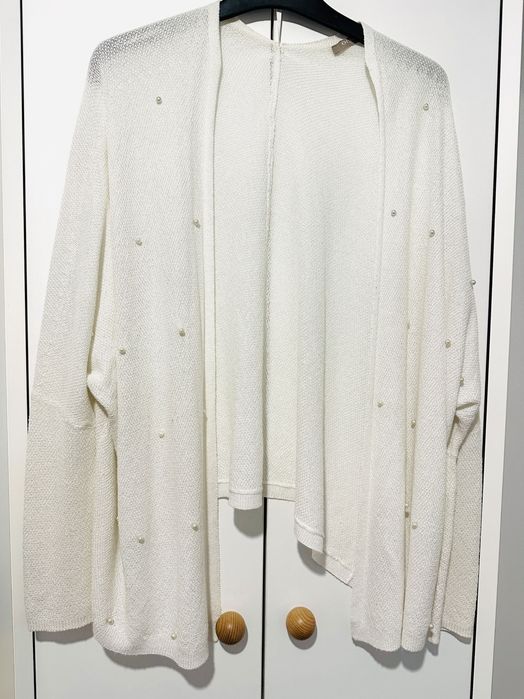 Orsay kremowa dzianinowa narzutka z perełkami