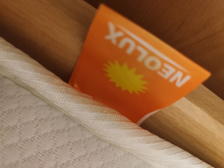 Продам кровать бук з матрацем 190*200