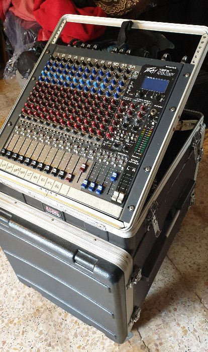 Mesa de Mistura Peavey 16FX