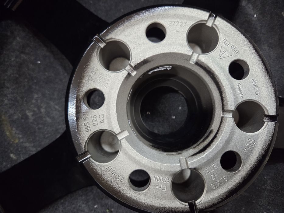 Felgi 18 Porsche 2szt 95B.601.025 AQ