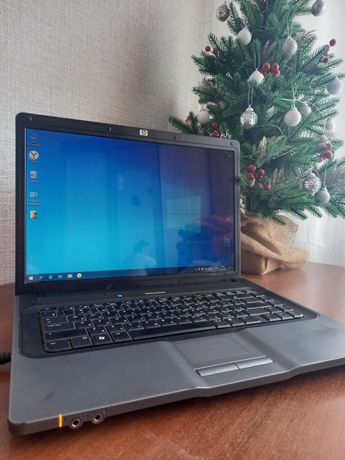 Ноутбук HP 530  c SSD скоростным жестким и Windows 10
