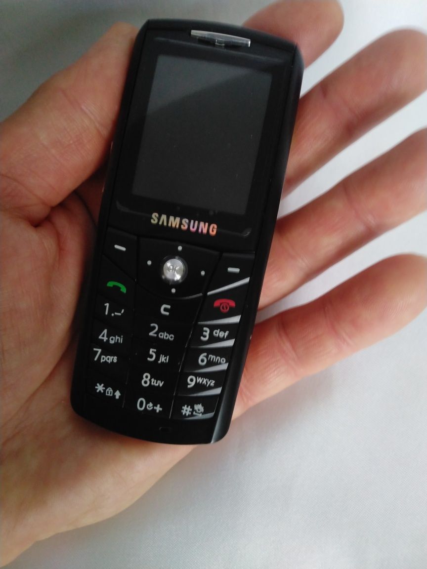 Телефон Samsung SGH- E200 в отличном состоянии,новый аккумулятор колле