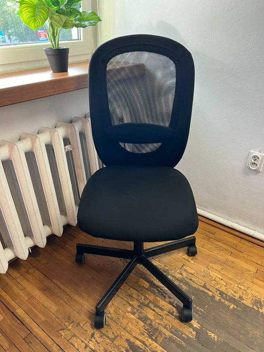 FLINTAN ikea
Krzesło biurowe kolor czarny