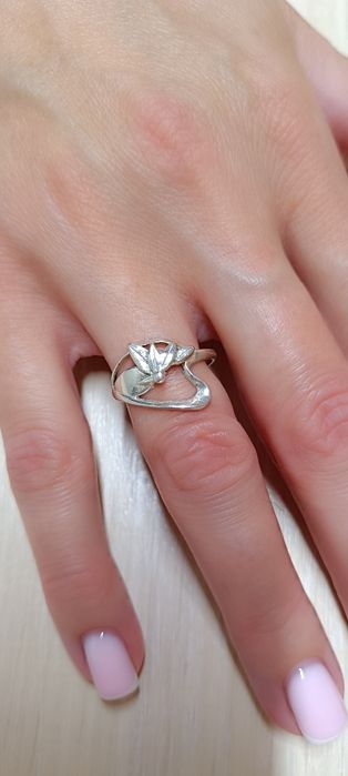 Продам серебряные кольца 925