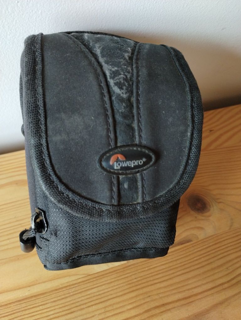 Estojo máquina fotográfica Lowepro Rezo 50