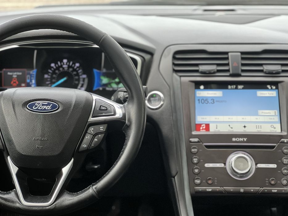 Ford Fusion Hybrid 2018 року, Titanium