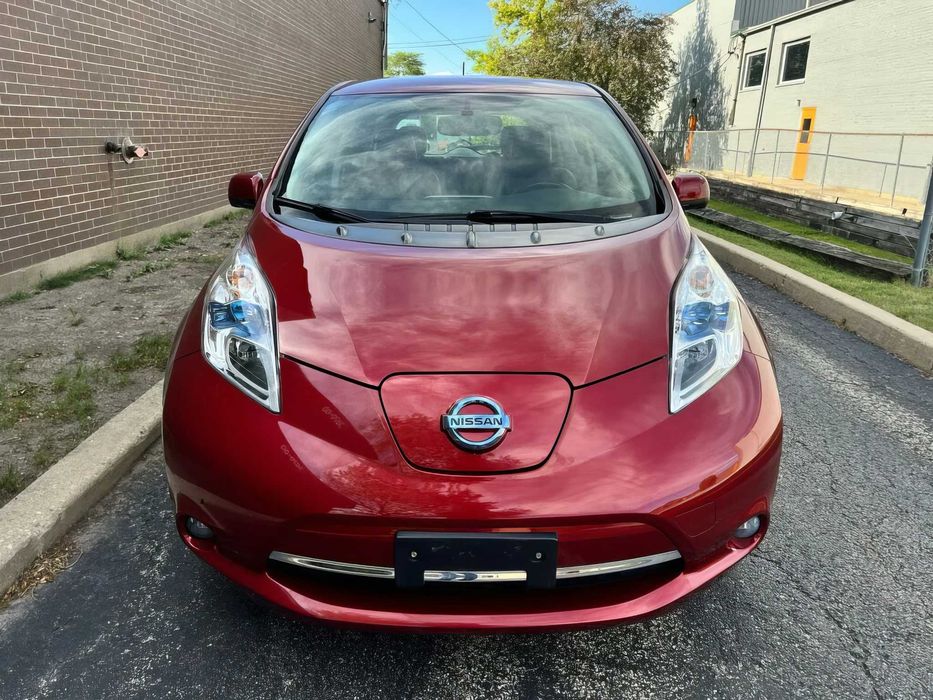 Nissan LEAF      2015