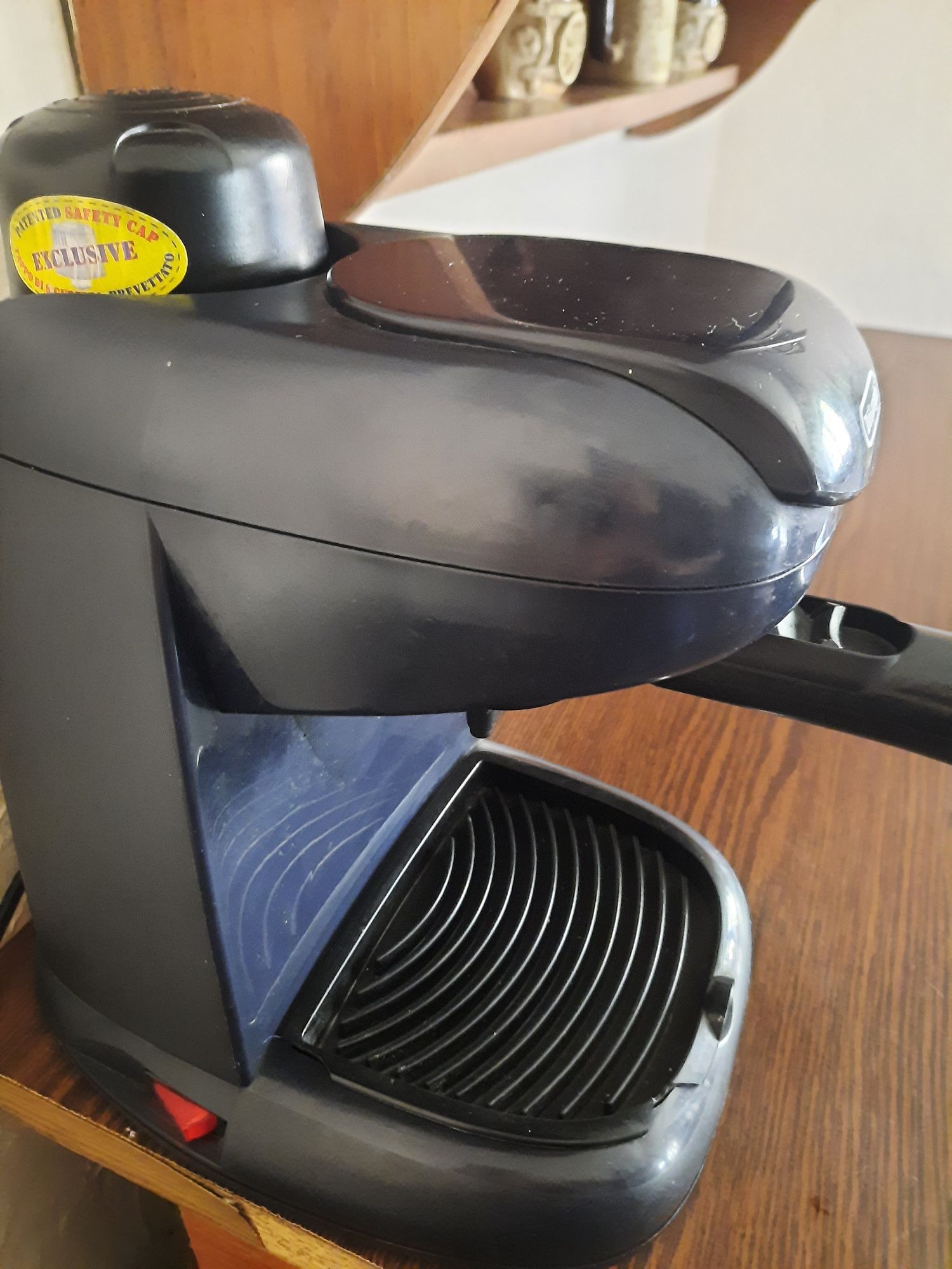 Кофеварка Delonghi