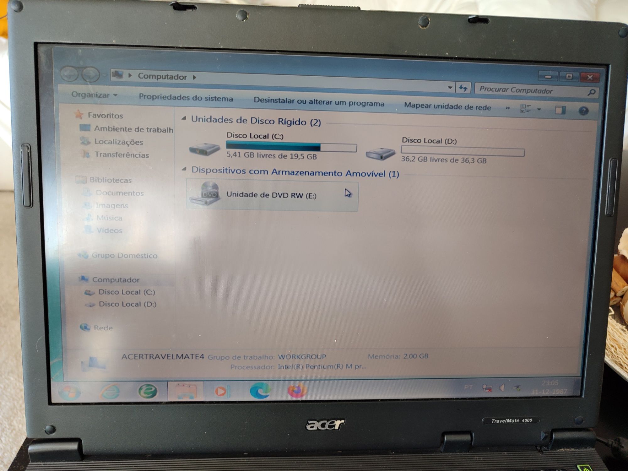Computador portátil Acer a funcionar