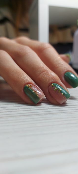 Манікюр/педикюр/нарщення