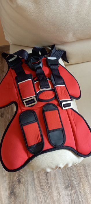 Pakiet Fotelik samochodowy Ferrari Kask Delta XS 52 - 57 + odzież 15kg