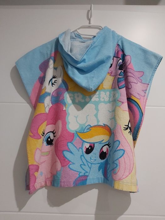 Poncho ręcznik z Kapturem Little Pony ze SMYKA Cool Club 60x112 cm.