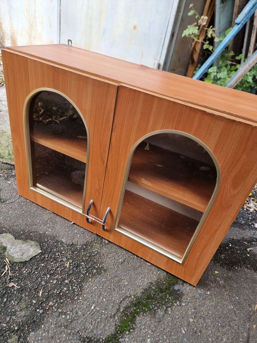 Продам тумбочку.