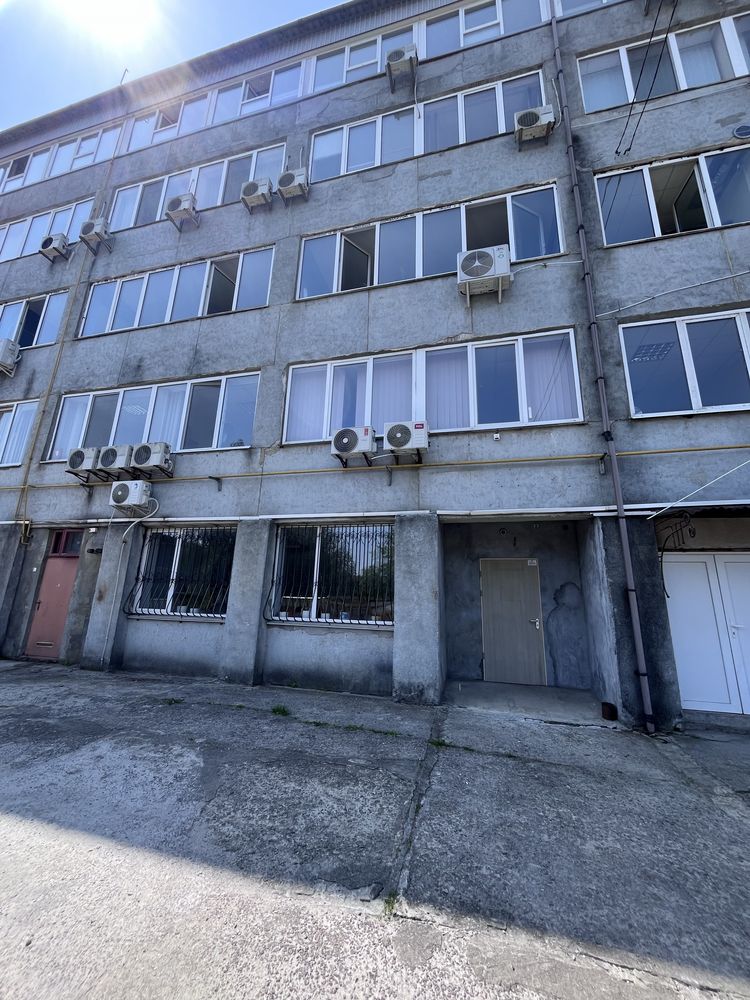 Продається  приміщення під виробництво або склад