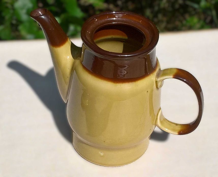 Dzbanek do herbaty fason Dana, porcelit Pruszków PRL