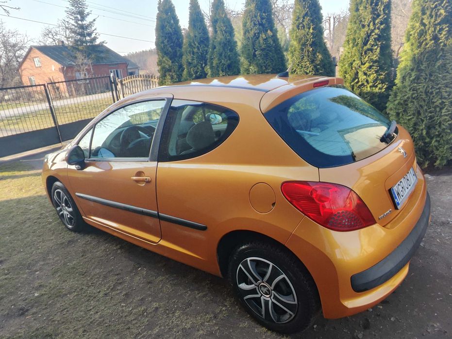 **Zadbany Peugeot 207**